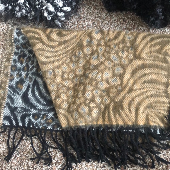Scarf bundle - Picture 4 of 4
